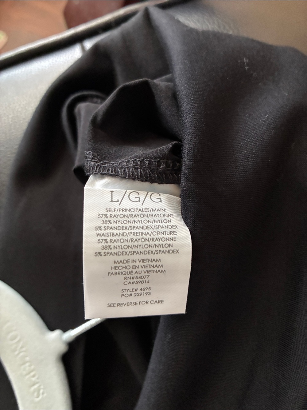 CAbi 4695 Black Wide-Leg Pleated Trousers NWOT - Picture 3 of 3